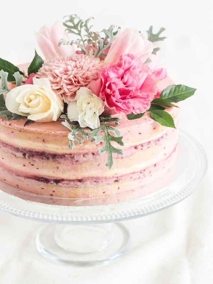 Party Cake - Semi Naked with Imported Flowers by Lareia Cake & Co. - 001 Party Cake - Semi Naked with Imported Flowers by Lareia Cake & Co. - 001