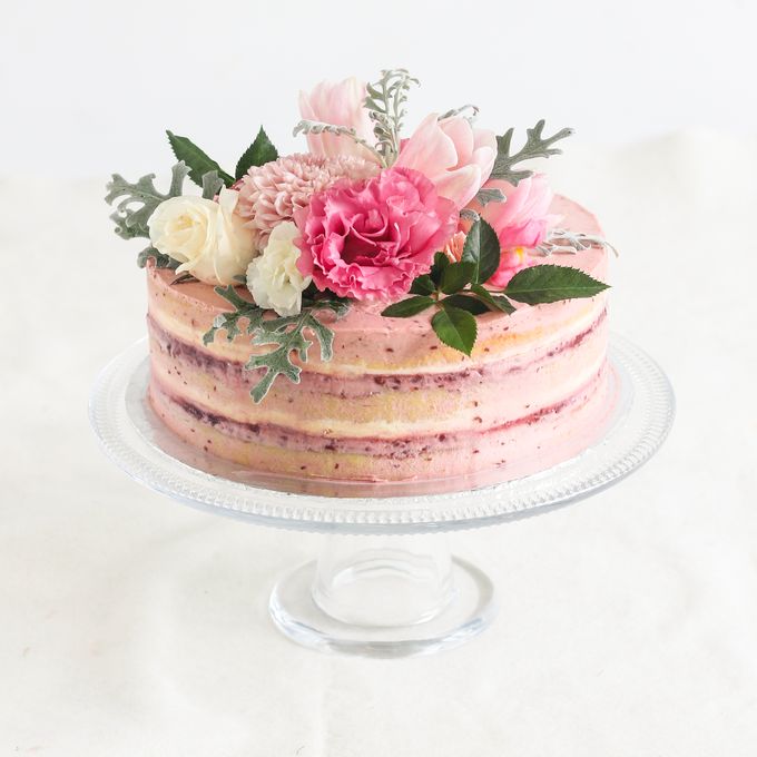 Party Cake - Semi Naked with Imported Flowers by Lareia Cake & Co. - 005 Party Cake - Semi Naked with Imported Flowers by Lareia Cake & Co. - 005