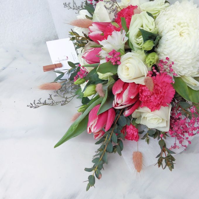 Gift Bouquet by Tiffany's Flower Room - 028 Gift Bouquet by Tiffany's Flower Room - 028