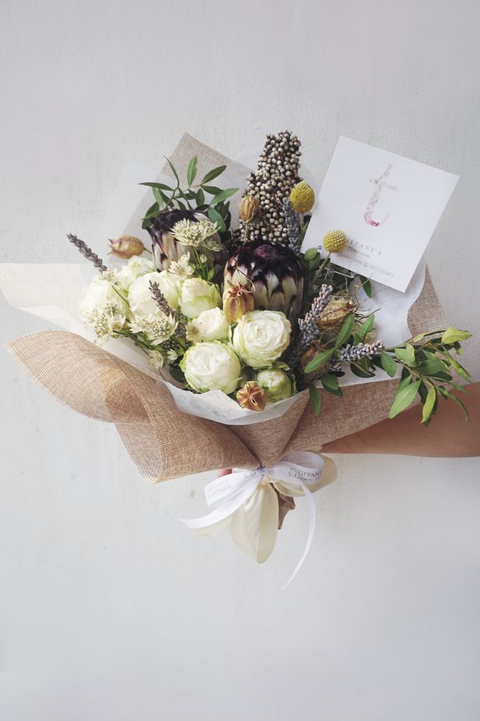 Gift Bouquet by Tiffany's Flower Room - 040 Gift Bouquet by Tiffany's Flower Room - 040