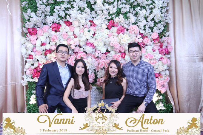 Photobooth The Engagement of Vanni & Anton by Tracy Bridal House - 009 Photobooth The Engagement of Vanni & Anton by Tracy Bridal House - 009