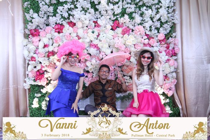 Photobooth The Engagement of  Vanni & Anton by Tracy Bridal House - 003