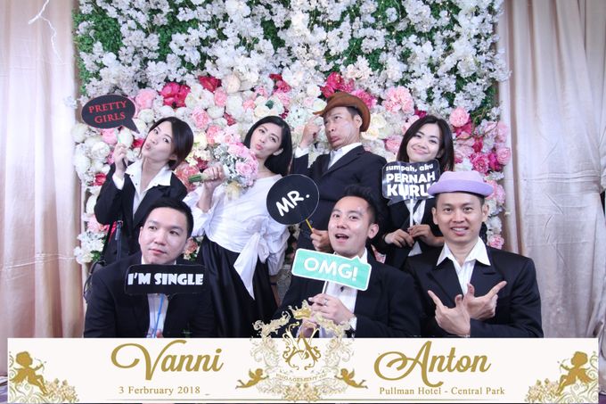 Photobooth The Engagement of  Vanni & Anton by Tracy Bridal House - 007