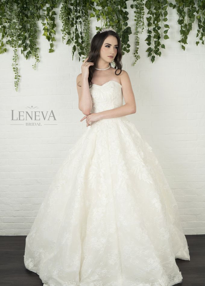 WEDDING GOWN by Leneva Bridal - 001 WEDDING GOWN by Leneva Bridal - 001
