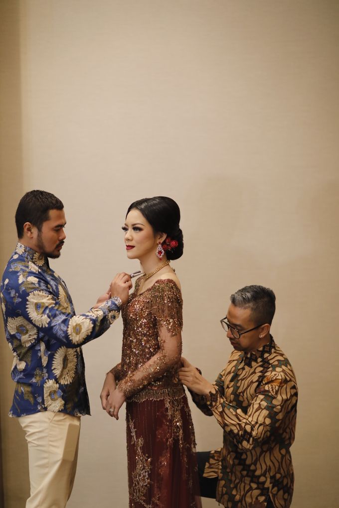 Riri & Dimas Wedding by SVARNA by IKAT Indonesia Didiet Maulana - 007