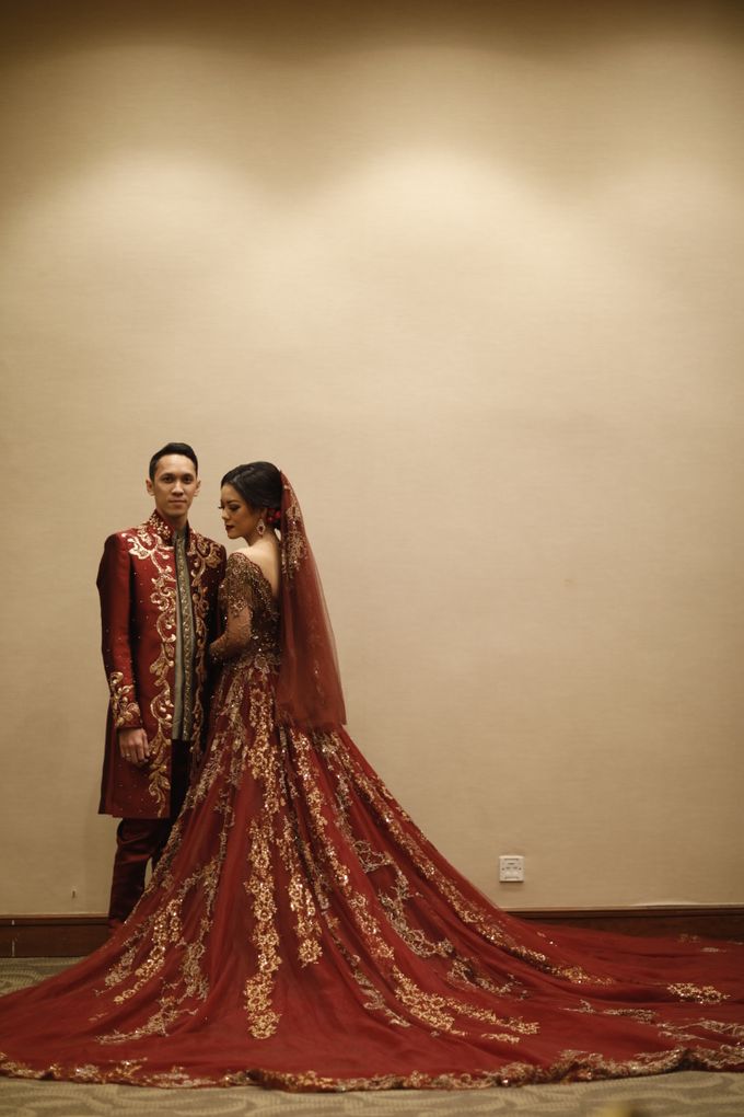 Riri & Dimas Wedding by SVARNA by IKAT Indonesia Didiet Maulana - 009