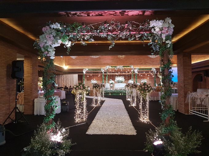 RENALDI & STEVANI WEDDING by United Grand Hall - 011