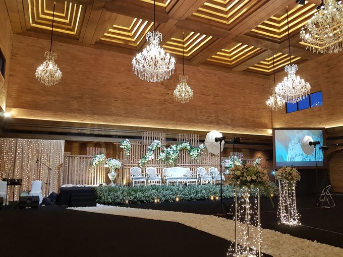 DIMAS & PUTRI WEDDING by United Grand Hall - 020 DIMAS & PUTRI WEDDING by United Grand Hall - 020