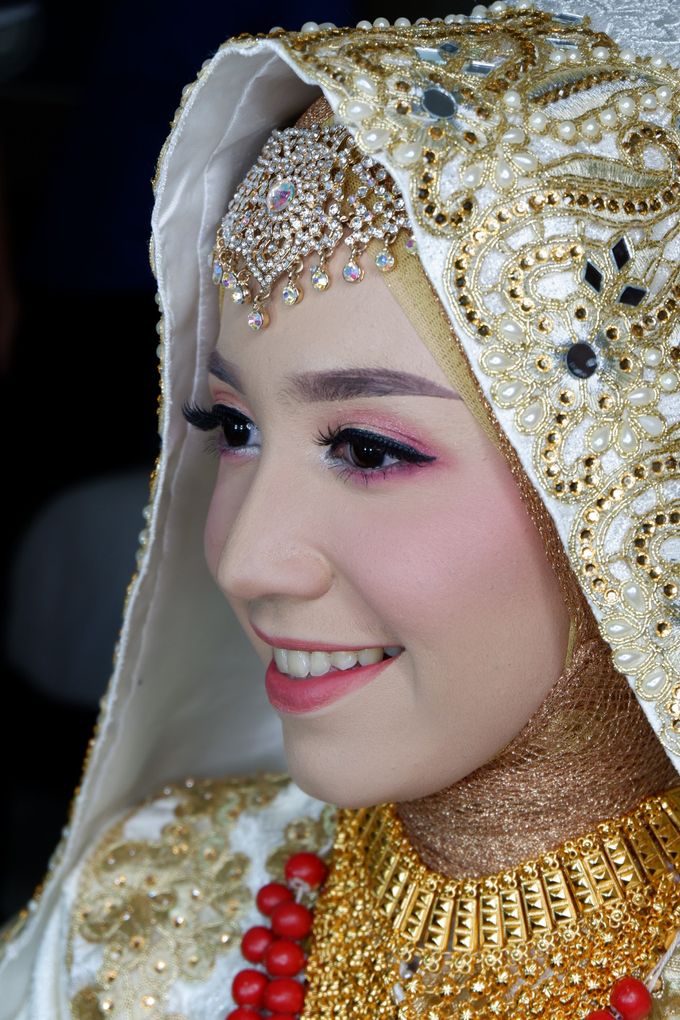Wedding Rahmi by Titia Violita Gallery & Makeup - 012 Wedding Rahmi by Titia Violita Gallery & Makeup - 012
