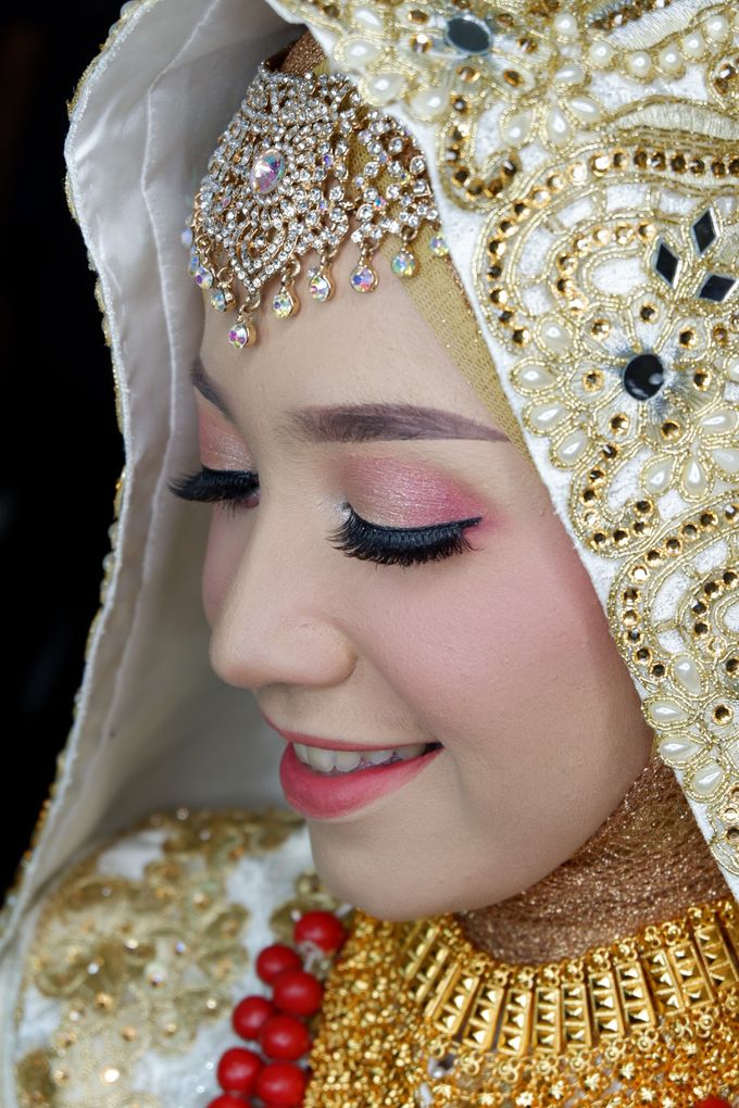 Wedding Rahmi by Titia Violita Gallery & Makeup - 005 Wedding Rahmi by Titia Violita Gallery & Makeup - 005