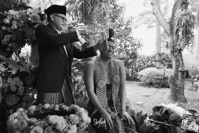 Naya & Ari - Javanese Celebration by One Heart Wedding - 011 Naya & Ari - Javanese Celebration by One Heart Wedding - 011