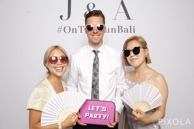 Justine & Aaron by PIXOLA Photo Booth - 009 Justine & Aaron by PIXOLA Photo Booth - 009
