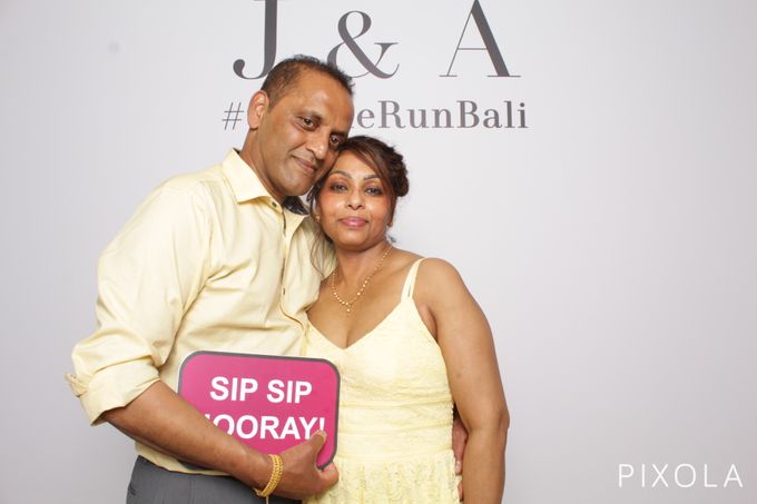 Justine & Aaron by PIXOLA Photo Booth - 012 Justine & Aaron by PIXOLA Photo Booth - 012