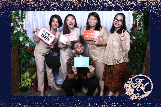 Andreas and maria go to their neighbour. Andreas and maria go to their neighbour. Andreas and maria go to their neighbour. It's not my neighbor арт. Good fences make good neighbours рисунок.