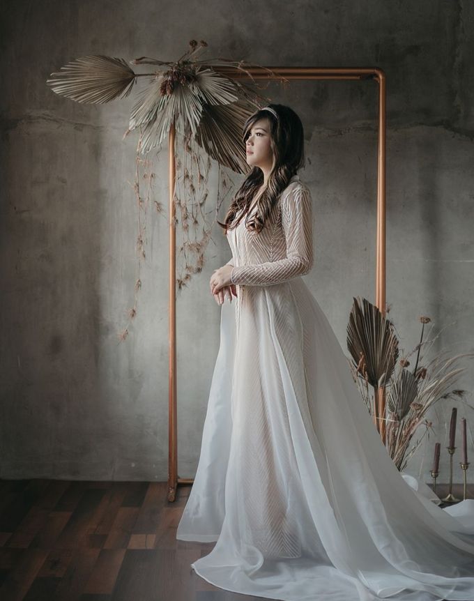 2 Looks Alternative Dress (Day and Night) by METTA FEBRIYAN bridal & couture - 014 2 Looks Alternative Dress (Day and Night) by METTA FEBRIYAN bridal & couture - 014