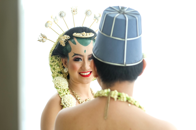 Devy & Mazlan Wedding by Vintageopera Slashwedding - 002 Devy & Mazlan Wedding by Vintageopera Slashwedding - 002