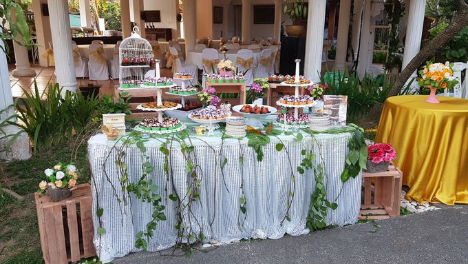 Wedding Cake and Sweet Corner For Balinese Wedding by The Chocolate Land - 006 Wedding Cake and Sweet Corner For Balinese Wedding by The Chocolate Land - 006