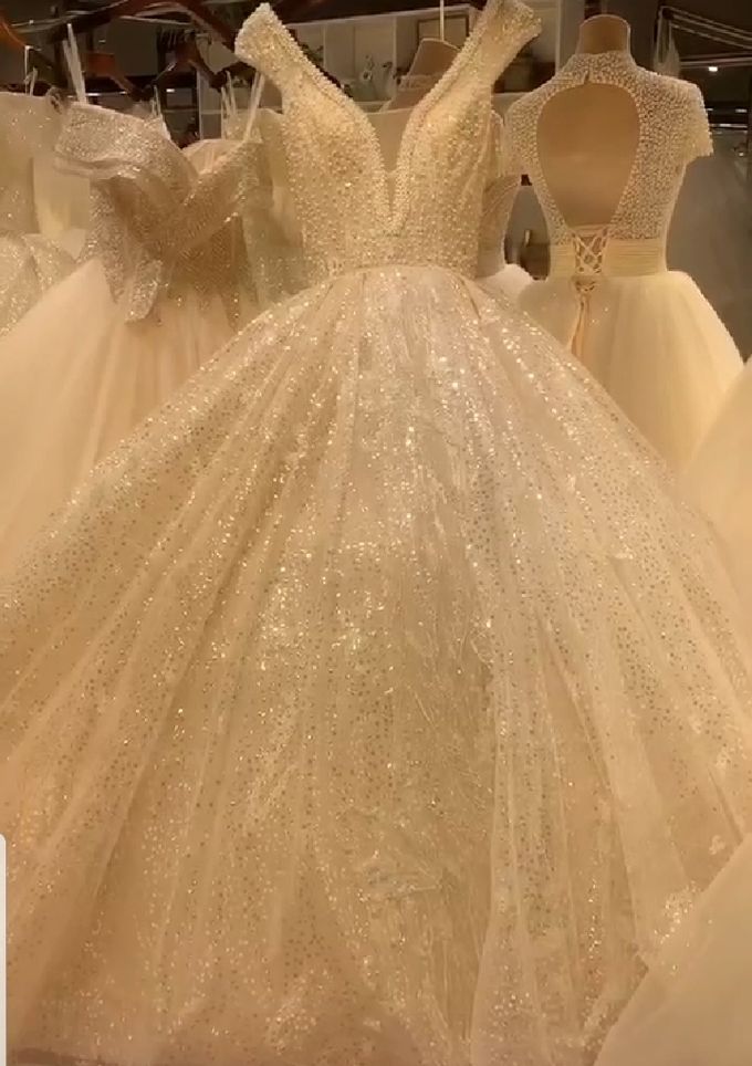 Wedding Dress by Sewa Gaun Pesta - 003 Wedding Dress by Sewa Gaun Pesta - 003