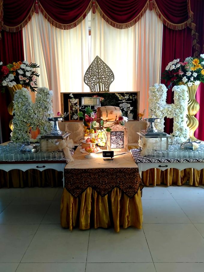 The Wedding of Tika (Dewey) & Hendriko by Dirasari Catering - 004