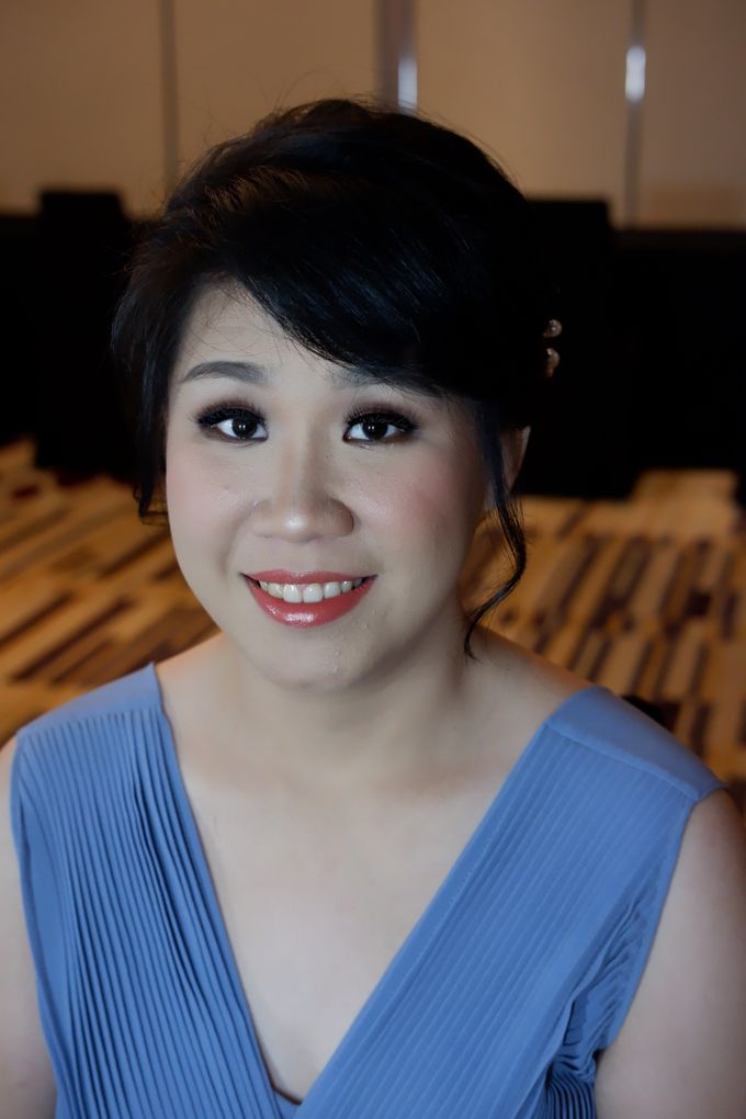 Makeup And Hairdo For Bridesmaids by Nike Makeup & Hairdo - 004 Makeup And Hairdo For Bridesmaids by Nike Makeup & Hairdo - 004