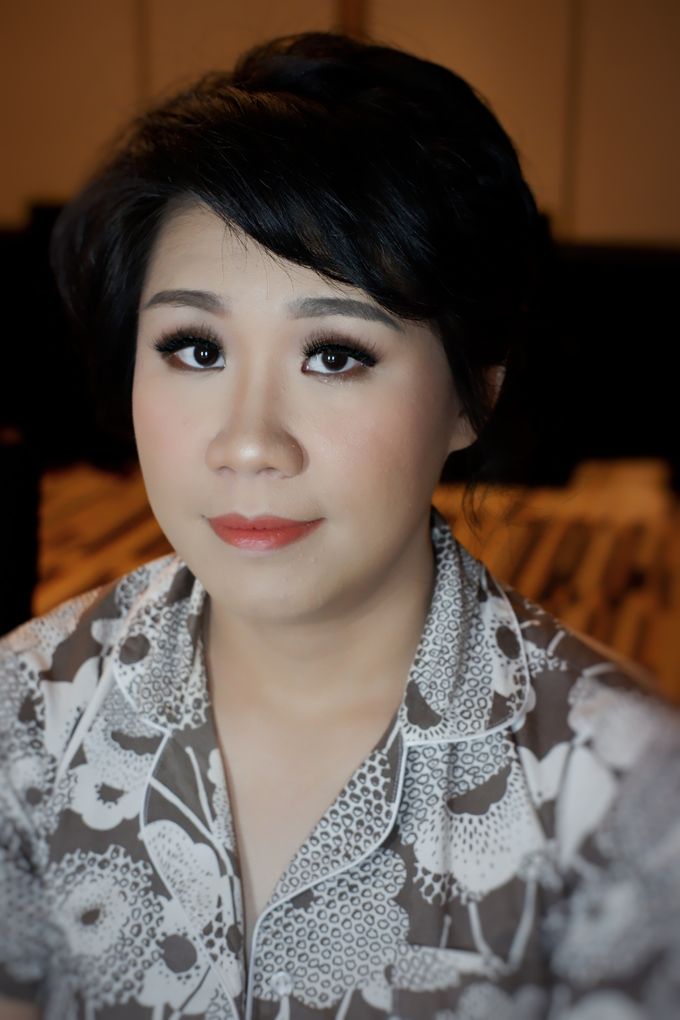 Makeup And Hairdo For Bridesmaids by Nike Makeup & Hairdo - 001 Makeup And Hairdo For Bridesmaids by Nike Makeup & Hairdo - 001
