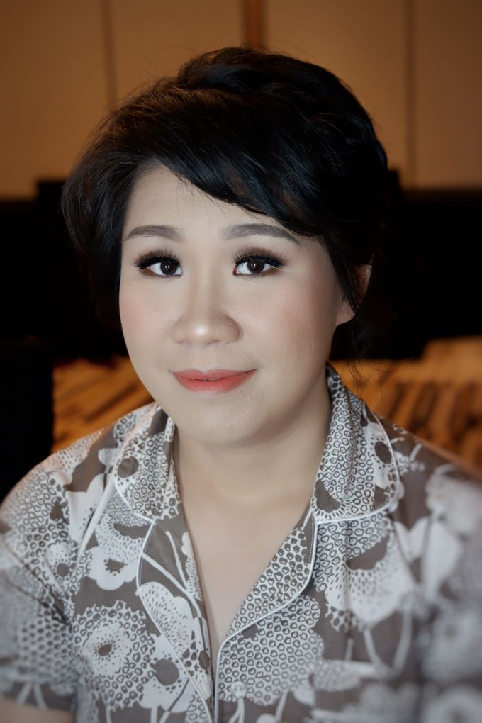 Makeup And Hairdo For Bridesmaids by Nike Makeup & Hairdo - 002 Makeup And Hairdo For Bridesmaids by Nike Makeup & Hairdo - 002