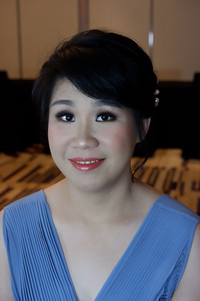 Makeup And Hairdo For Bridesmaids by Nike Makeup & Hairdo - 003 Makeup And Hairdo For Bridesmaids by Nike Makeup & Hairdo - 003