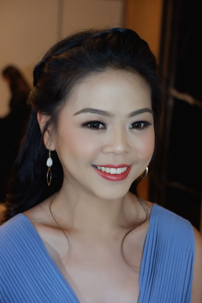 Makeup And Hairdo For Bridesmaids by Nike Makeup & Hairdo - 005 Makeup And Hairdo For Bridesmaids by Nike Makeup & Hairdo - 005