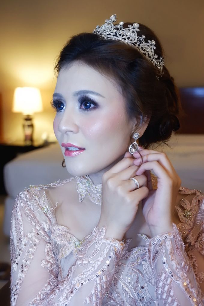 Beautiful Bride, Delvi by Favor Brides - 004 Beautiful Bride, Delvi by Favor Brides - 004