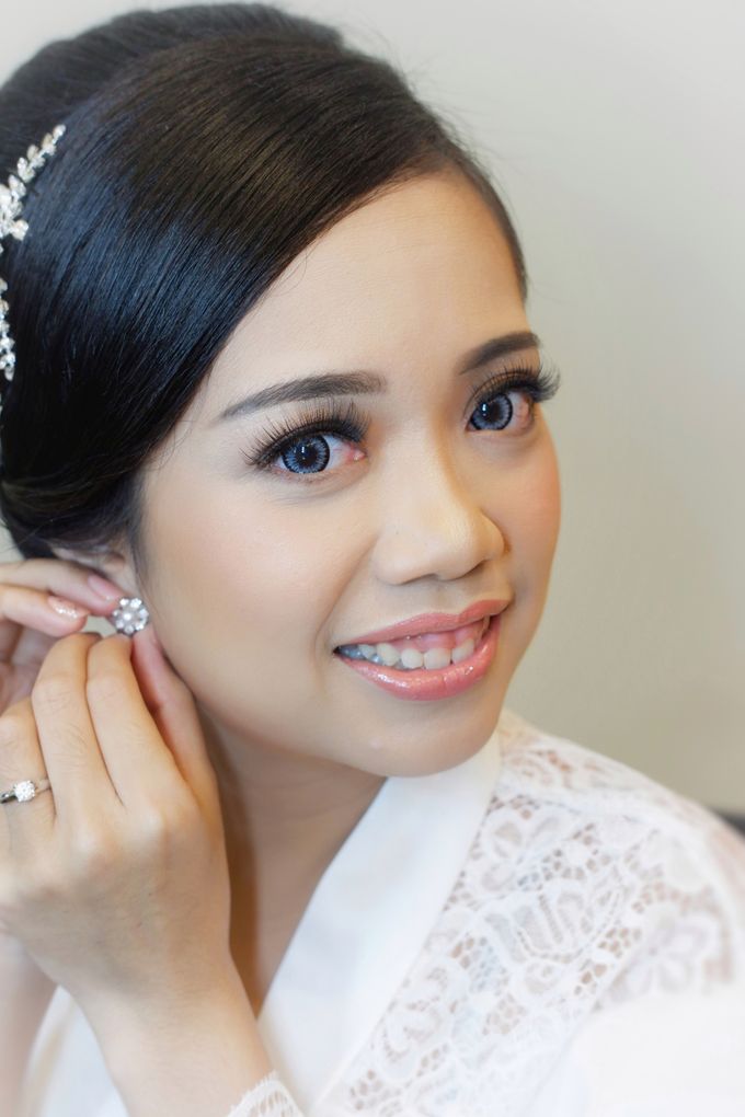 Wedding day makeup & hairdo Sabar & Tiara by Nike Makeup & Hairdo - 002 Wedding day makeup & hairdo Sabar & Tiara by Nike Makeup & Hairdo - 002