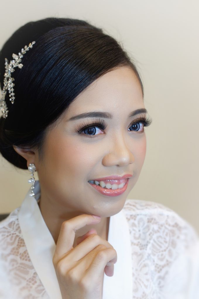 Wedding day makeup & hairdo Sabar & Tiara by Nike Makeup & Hairdo - 005 Wedding day makeup & hairdo Sabar & Tiara by Nike Makeup & Hairdo - 005