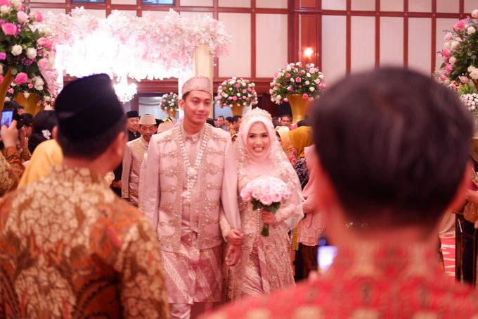 Ayu & Turas Wedding by HENRY BRILLIANTO - 019