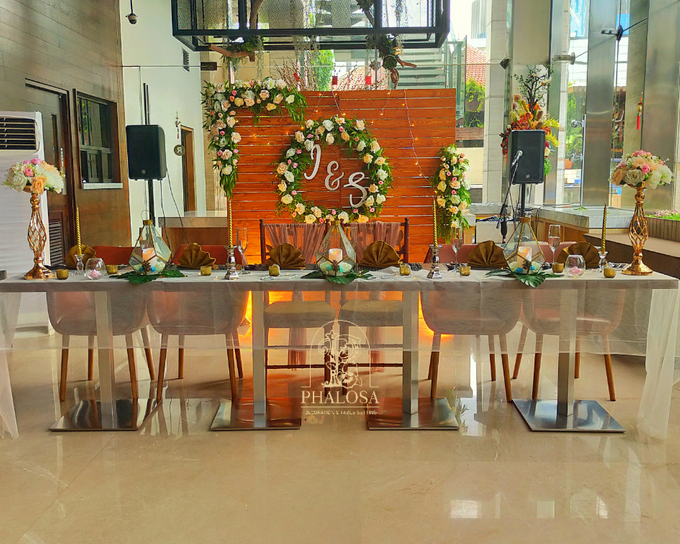 Wedding Of Iwan & Selly by Phalosa Event Decoration & Table Setting - 006 Wedding Of Iwan & Selly by Phalosa Event Decoration & Table Setting - 006