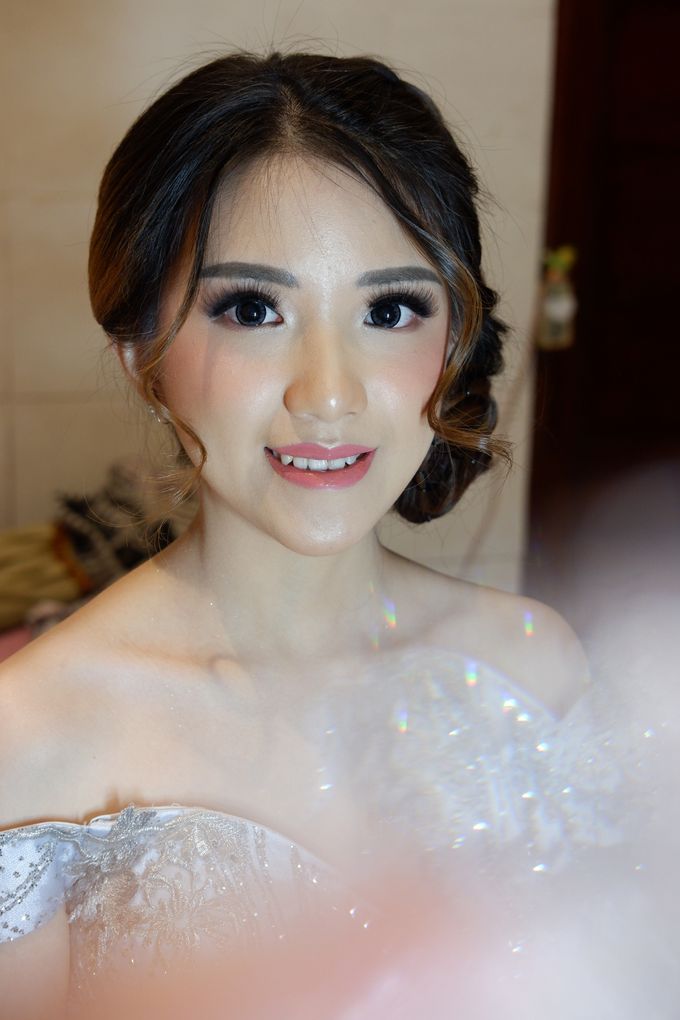 Party Makeup & Hairdo For Veronica by Nike Makeup & Hairdo - 004 Party Makeup & Hairdo For Veronica by Nike Makeup & Hairdo - 004
