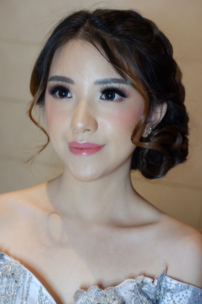 Party Makeup & Hairdo For Veronica by Nike Makeup & Hairdo - 005 Party Makeup & Hairdo For Veronica by Nike Makeup & Hairdo - 005