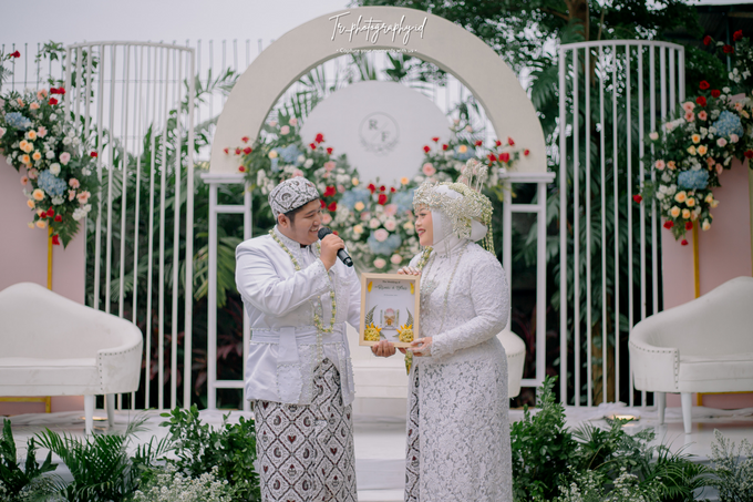 THE WEDDING OF RANIA & FIRIS by Meet The Bride - 003 THE WEDDING OF RANIA & FIRIS by Meet The Bride - 003