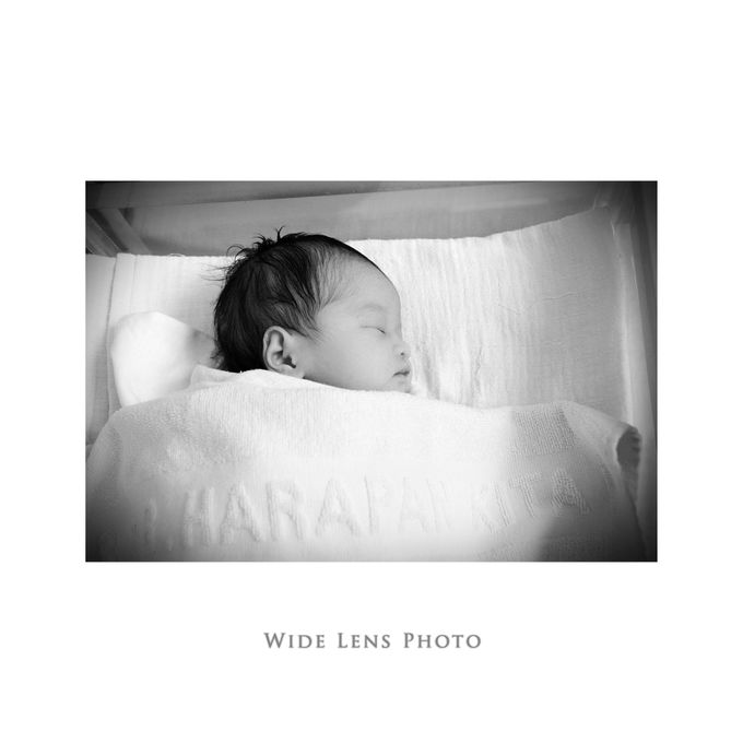 Baby Love Wide Lens Photo Bridestory
