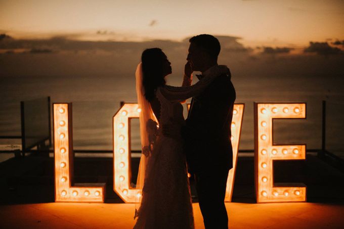 Bali  Wedding - Tom & Sue at Villa Anugrah by ILUMINEN - 018