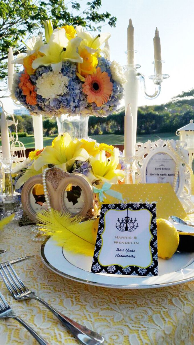 The Yellow Bright by Roseveelt Florist - 007 The Yellow Bright by Roseveelt Florist - 007
