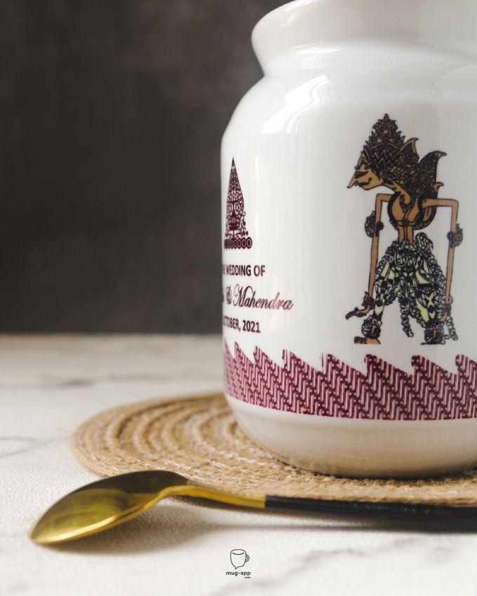 The Wedding Of Ulfa & Mahendra by Mug-App Wedding Souvenir - 003 The Wedding Of Ulfa & Mahendra by Mug-App Wedding Souvenir - 003