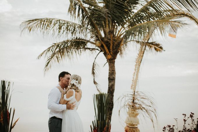 Christopher & Kristlyn - Elopement Day by ILUMINEN - 007 Christopher & Kristlyn - Elopement Day by ILUMINEN - 007