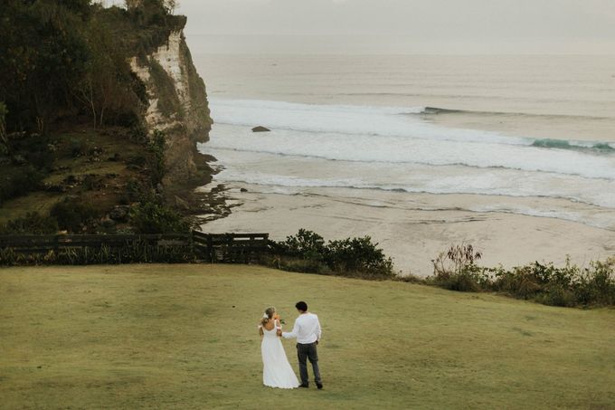 Christopher & Kristlyn - Elopement Day by ILUMINEN - 008