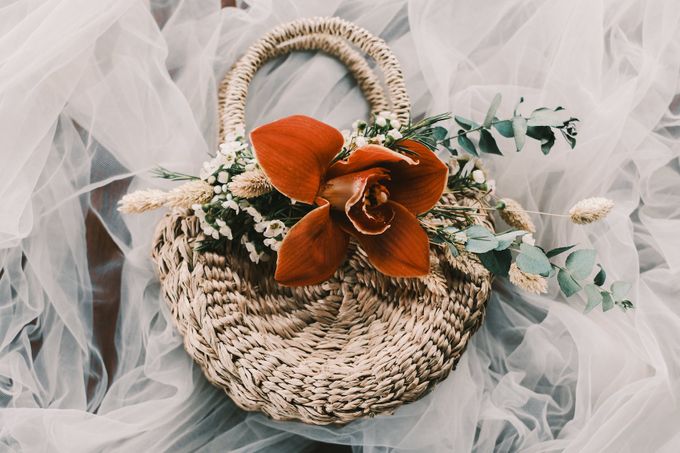 Pernikahan dengan tema ramah lingkungan, dengan keluarga dan teman dekat ditambah dengan dekorasi yang selaras dengan alam membuat pernikahan ini spec by AVAVI BALI WEDDINGS - 001 Pernikahan dengan tema ramah lingkungan, dengan keluarga dan teman dekat ditambah dengan dekorasi yang selaras dengan alam membuat pernikahan ini spec by AVAVI BALI WEDDINGS - 001