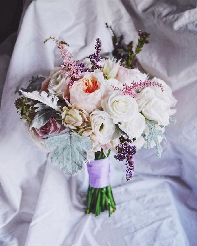 Bridal Bouquet by Flowers and Fables - 013