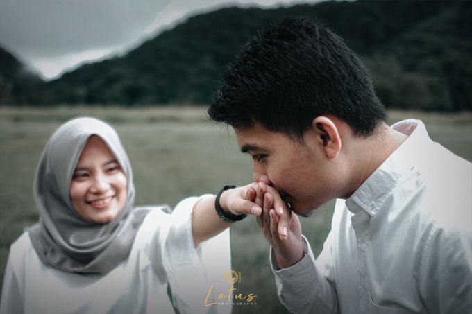 Prewedding Dessy & Fachri by Lotus Photography - 009 Prewedding Dessy & Fachri by Lotus Photography - 009
