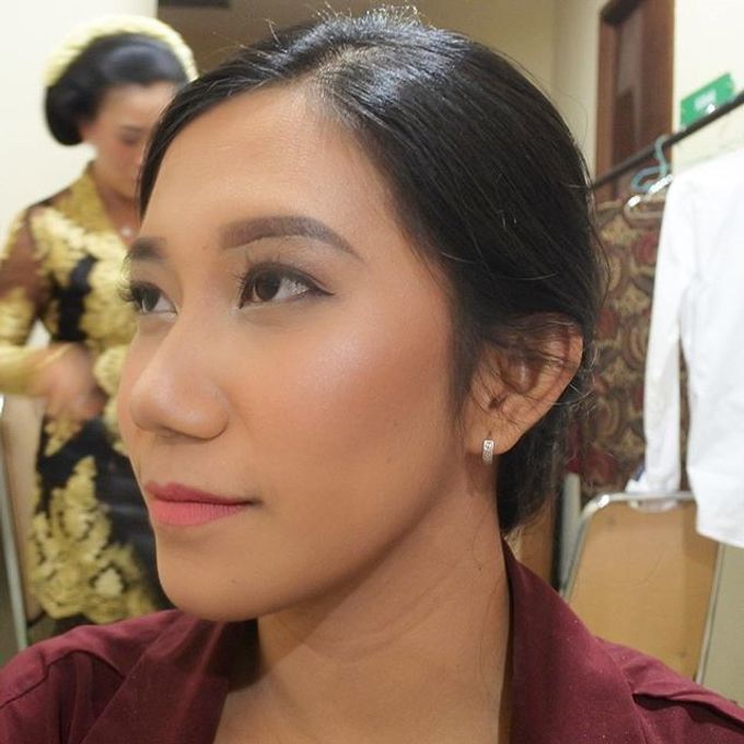 Bridesmaid Make Up by Make Up by Mutiara Fallahdani - 001 Bridesmaid Make Up by Make Up by Mutiara Fallahdani - 001