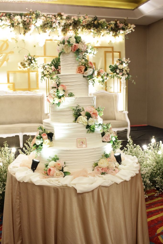 Double V Entertainment Wedding Damai Indah Golf PIK Jakarta by FOREVER CAKE - 004 Double V Entertainment Wedding Damai Indah Golf PIK Jakarta by FOREVER CAKE - 004