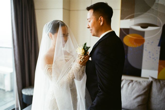 Candid Wedding Analog - Yosa & Keke by Kaye Brothers Tailor - 003