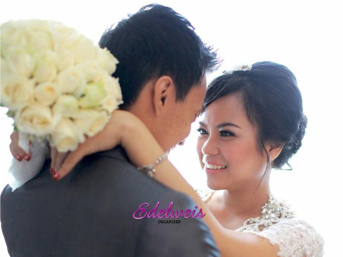 Wedding Day Of Indra & Donna by Edelweis Organizer - 006