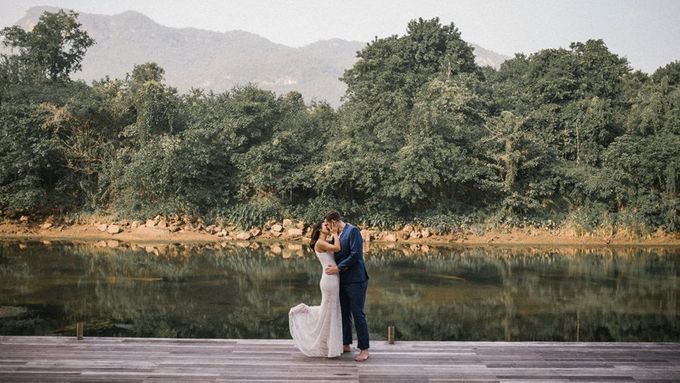 Nature Pond Romantic Prewedding Session by Kanvela - 013